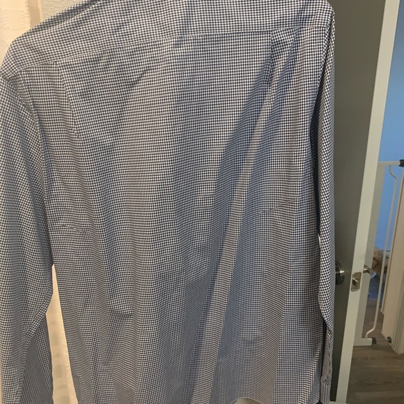 Button down - Picture 4 of 4